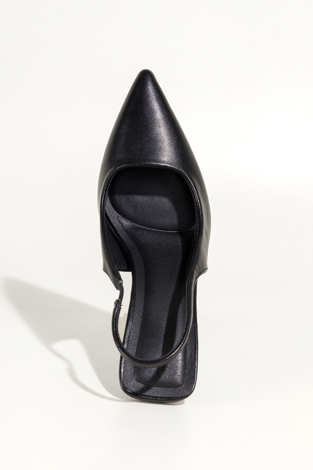 Czarne czółenka damskie szpilki z odkrytą piętą obcas kieliszek pasek z elastyczna gumą Carla 4761