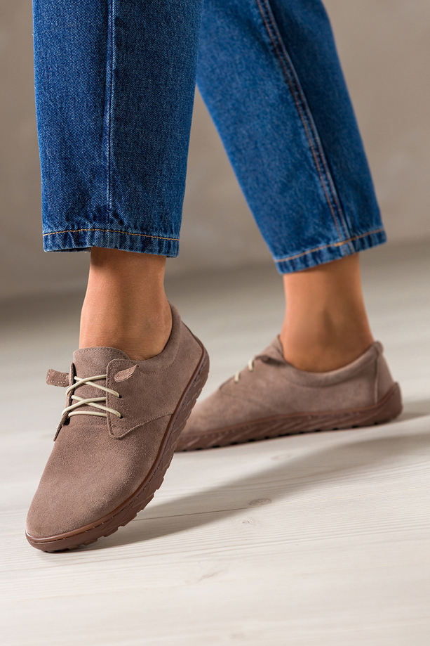 Beżowe buty barefoot skórzane damskie szerokie na elastycznej płaskiej podeszwie elastyczne jasnobeżowe sznurówki PRODUKT POLSKI Casu 89810