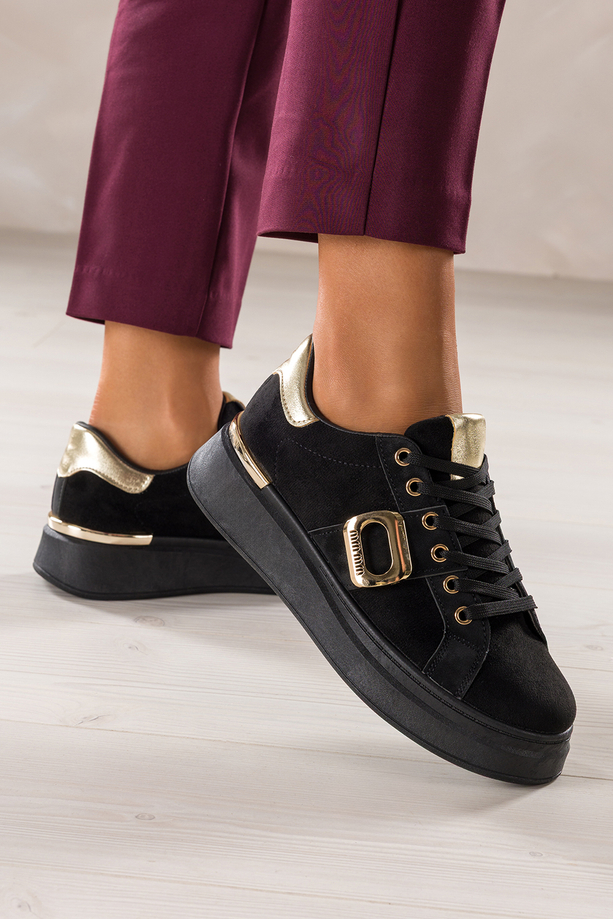 Czarne sneakersy damskie buty sportowe na platformie ze złotą ozdobą sznurowane Carla TY983