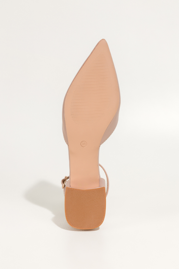 Beżowe baleriny damskie na niskim obcasie zakryta pięta pasek wokół kostki Carla OV864K