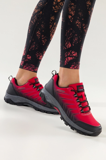 Czerwone buty trekkingowe damskie buty sportowe softshell na bieżnikowanej podeszwie czarne wstawki sznurowane Carla EY82933-5
