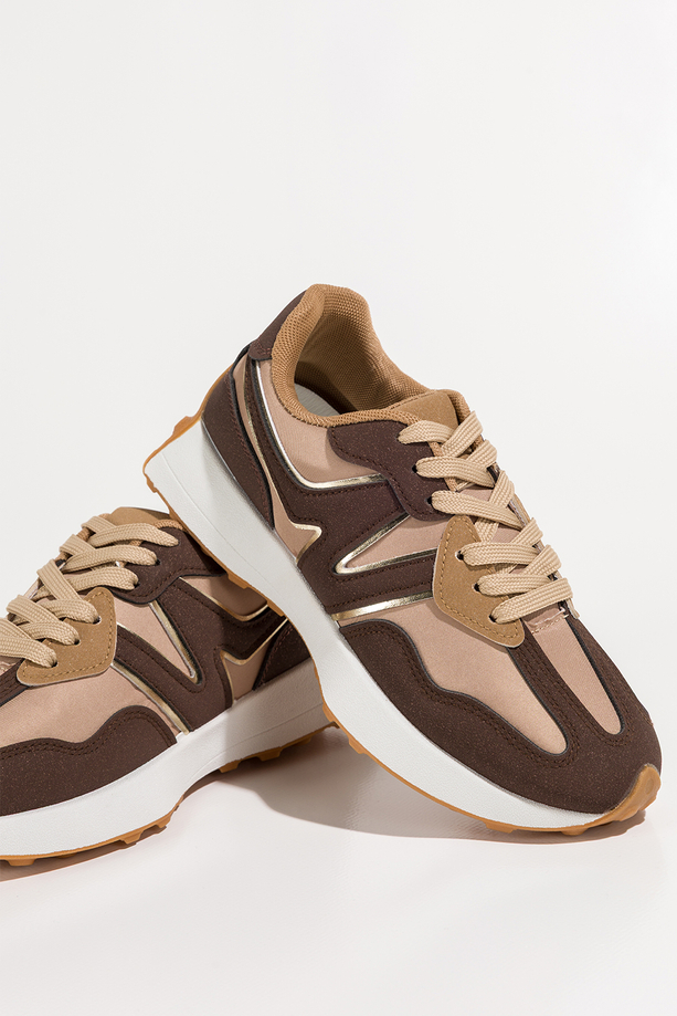 Brązowe sneakersy damskie na białej platformie sznurowane Casu LA295P