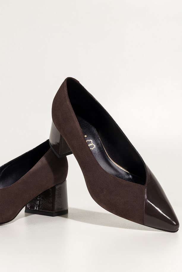 Czekoladowe czółenka skórzane damskie na szerokim obcasie PRODUKT POLSKI Casu 7088-329-648