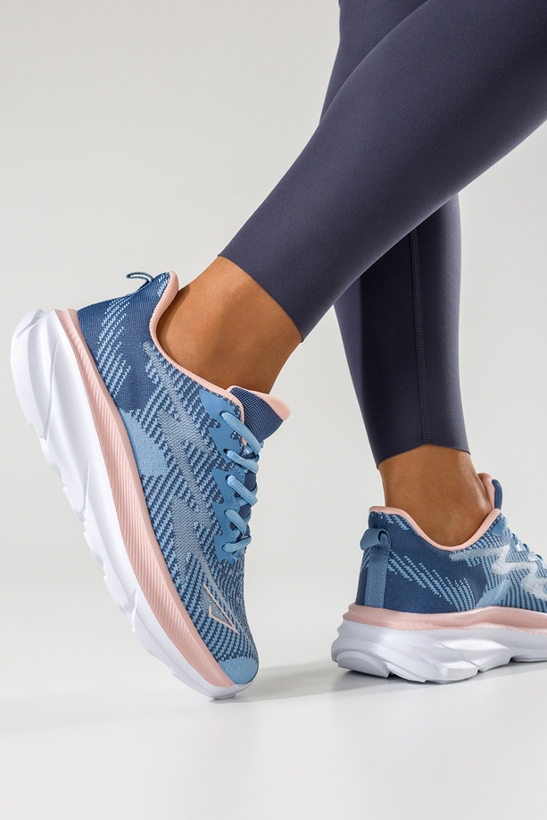 Niebieskie sneakersy damskie buty sportowe do biegania na białej platformie ze żłobieniami różowe wstawki sznurowane Casu M015-2