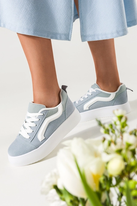 Niebieskie sneakersy damskie na białej platformie sznurowane Casu BL606P