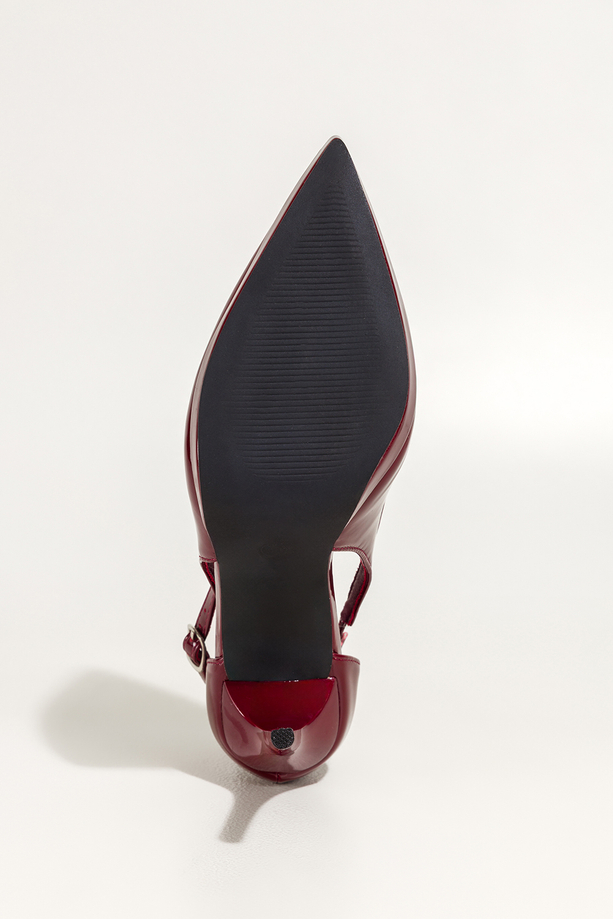 Bordowe czółenka damskie szpilki lakierowane wycięcia na cholewce pasek wokół kostki Carla OV853K