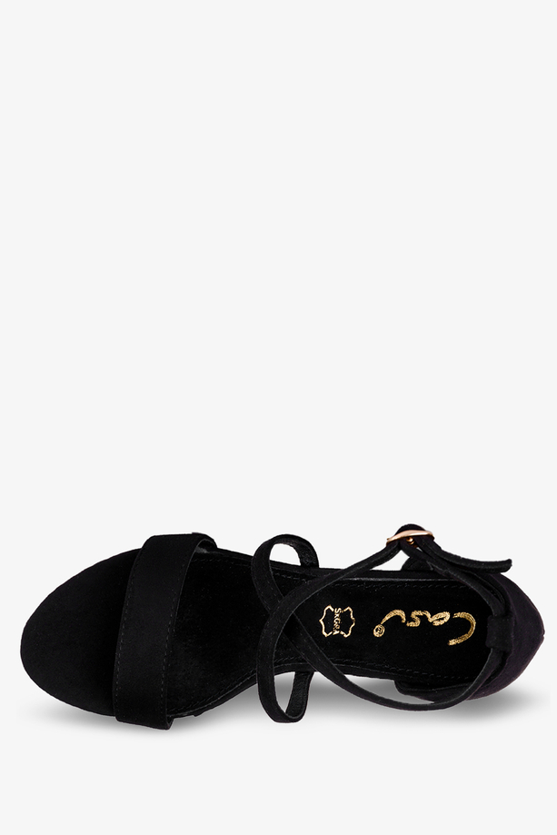 Czarne sandały na słupku z zakrytą piętą skórzana wkładka Casu D22X3-B