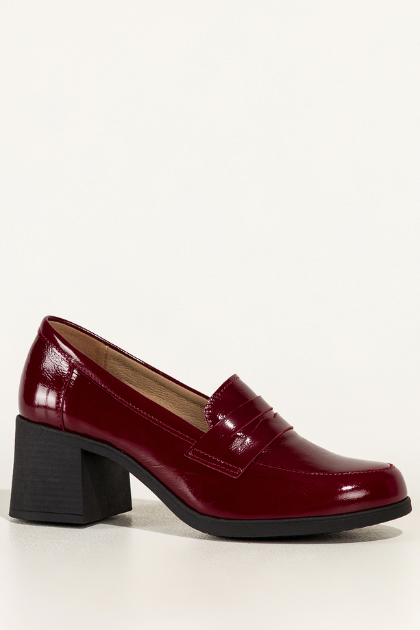 Bordowe mokasyny skórzane damskie lakierowane na szerokim klocku ozdobny pasek PRODUKT POLSKI Casu 2762