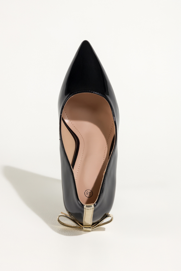 Czarne czółenka damskie szpilki lakierowane złoty obcas z kokardą Carla BQB077