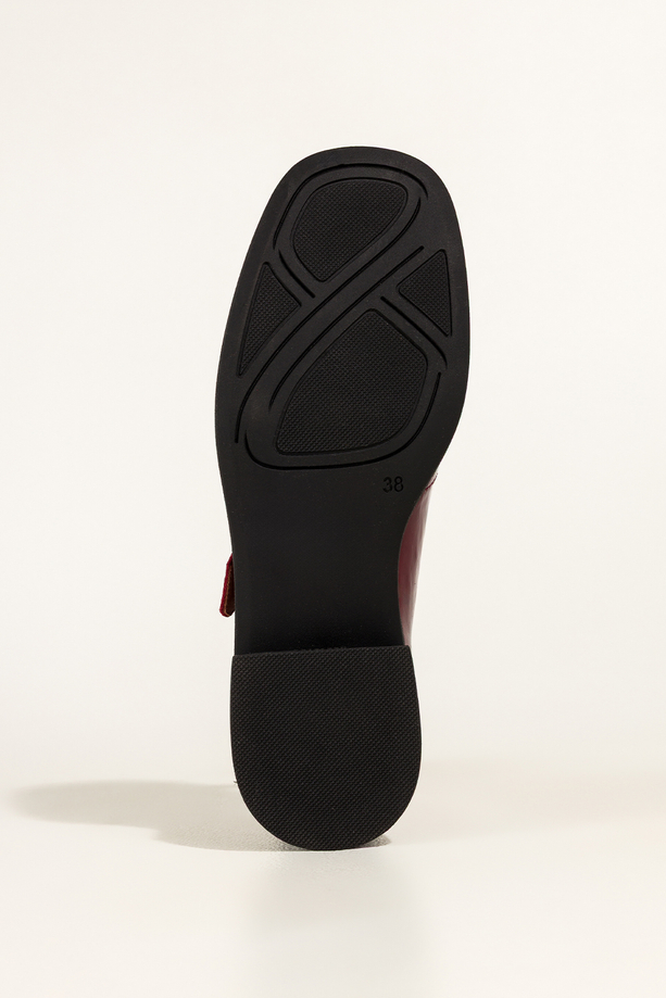 Bordowe półbuty skórzane damskie lakierowane z wycięciami PRODUKT POLSKI Casu 414