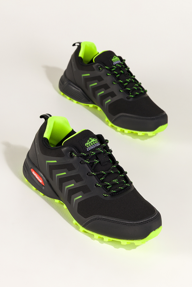 Czarne buty trekkingowe damskie buty sportowe softshell na bieżnikowanej podeszwie seledynowe wstawki sznurowane Carla EY82976-7