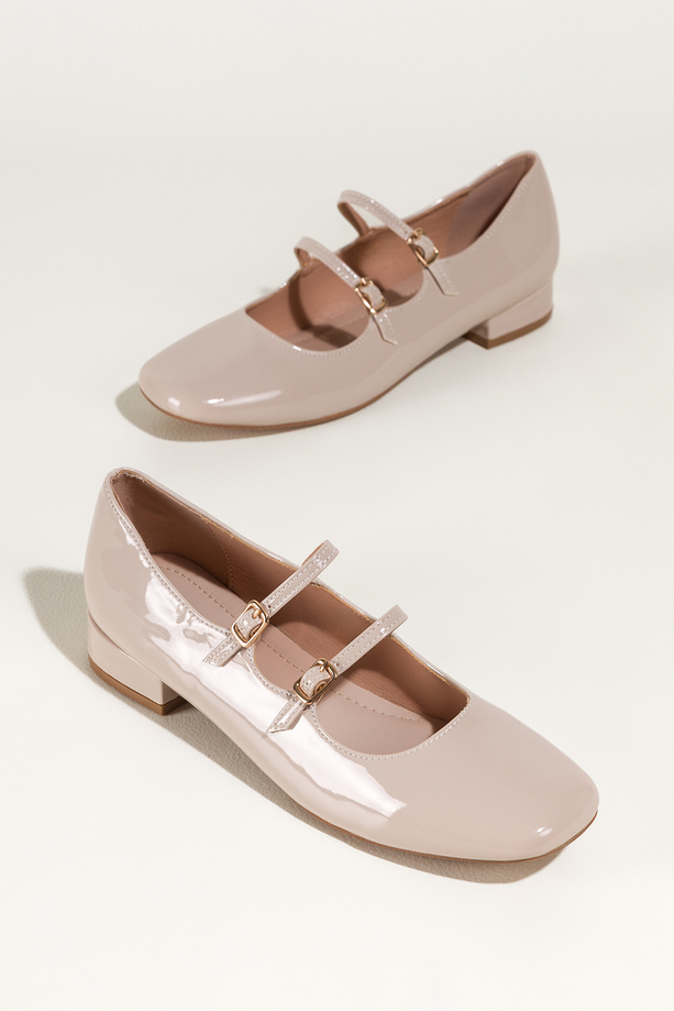 Jasnobeżowe baleriny damskie lakierowane Mary Jane z paskami niski obcas klocek Carla ZR84K