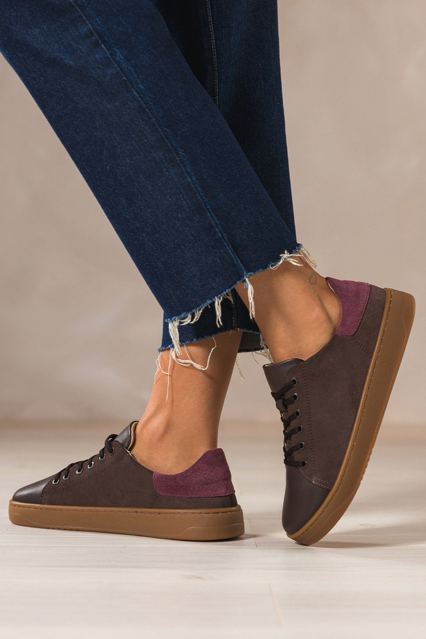 Czekoladowe półbuty barefoot skórzane damskie szerokie na elastycznej platformie bordowe wstawki sznurowane PRODUKT POLSKI Casu M8879H7