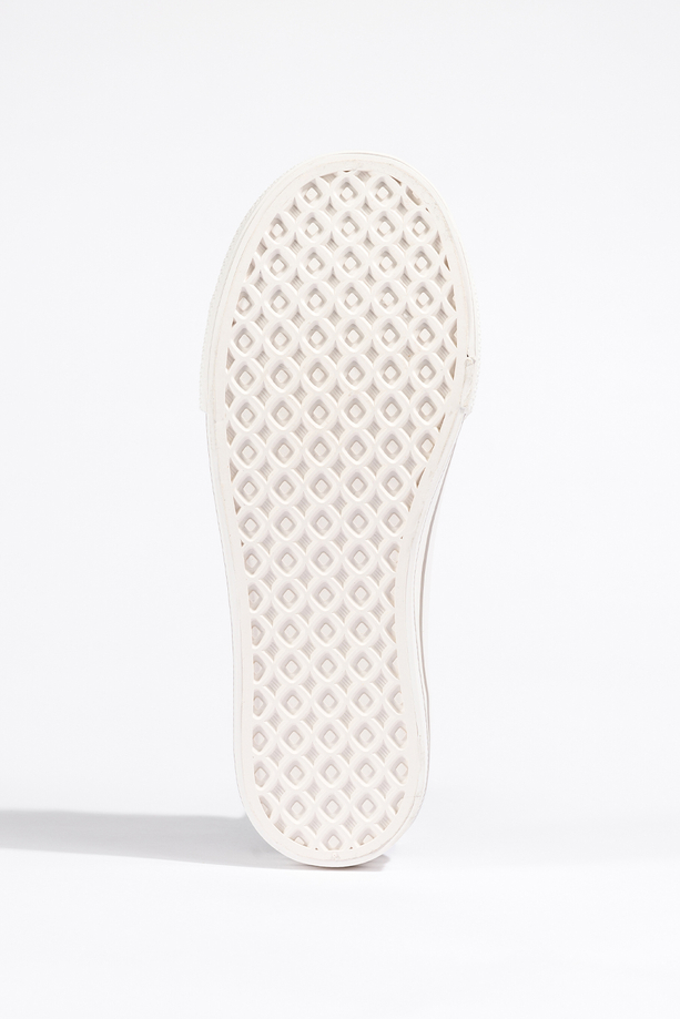 Szare trampki damskie ażurowe sneakersy na platformie sznurówka z kwiatem i ozdobami Carla QY880-13