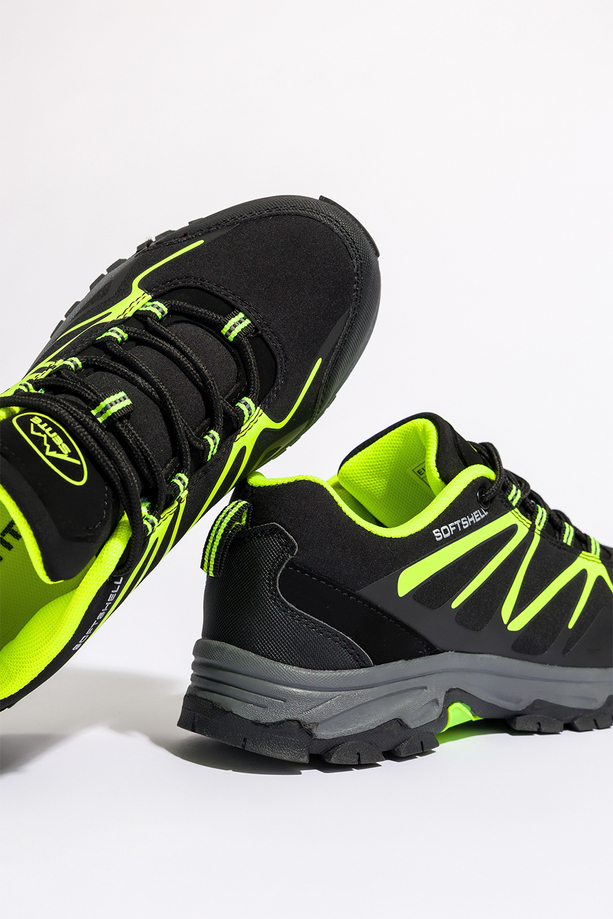 Czarne buty trekkingowe damskie z seledynowymi dodatkami sznurowane softshell Casu B2111-2