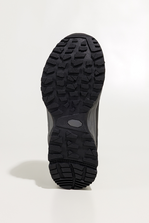 Czarne buty trekkingowe damskie buty sportowe softshell na bieżnikowanej podeszwie sznurowane białe wstawki Carla 1540