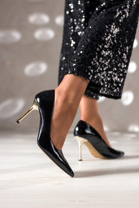 Czarne szpilki skórzane damskie lakierowane złoty obcas kieliszek PRODUKT POLSKI Casu 6934-399
