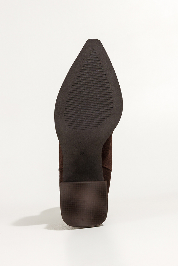 Czekoladowe botki skórzane damskie na szerokim obcasie elastyczne gumy w cholewce PRODUKT POLSKI Casu 6980-496