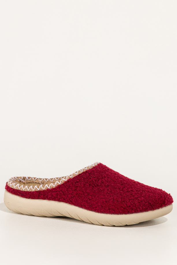 Bordowe kapcie damskie Inblu obuwie domowe z materiału typu baranek z ozdobną lamówką wkładka soft VG969299