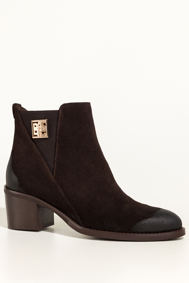 Czekoladowe botki skórzane damskie na szerokim słupku w cholewce guma ze złotą ozdobą PRODUKT POLSKI Casu 8869