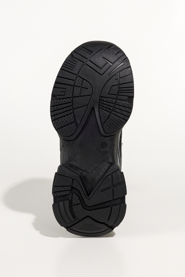 Czarne sneakersy damskie buty sportowe na platformie srebrne wstawki sznurowane Carla OZ693K
