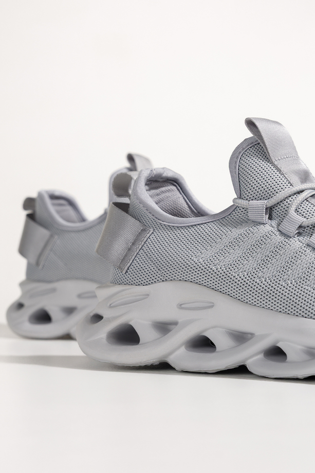 Szare sneakersy damskie buty sportowe na trening na szarej platformie z wycięciami sznurowane Casu B-L6