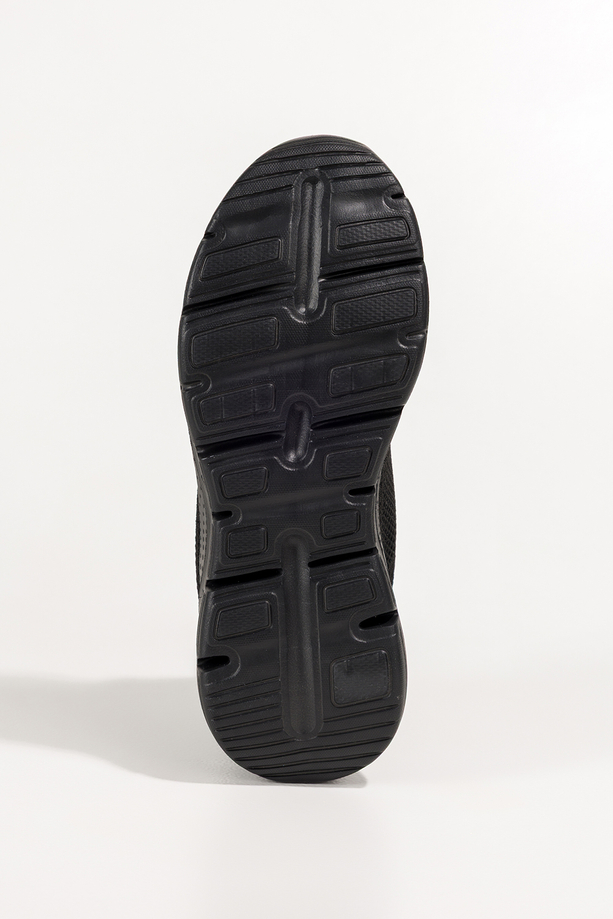 Czarne sneakersy damskie buty sportowe na fitness z perforacją czarna platforma sznurowane Casu JK9321-1