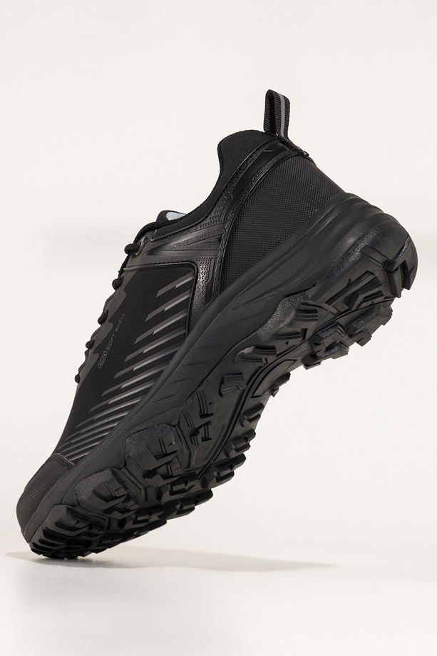 Czarne buty trekkingowe damskie buty sportowe softshell na bieżnikowanej podeszwie szare wstawki sznurowane Carla EY0976-7