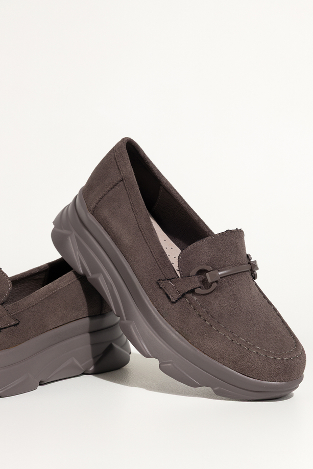 Ciemnoszare mokasyny damskie półbuty na platformie skórzana wkładka ozdoba Carla K-6-5974