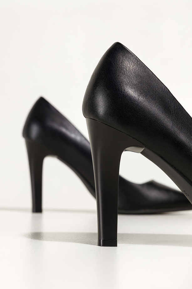 Czarne czółenka damskie Sergio Leone na słupku skórzana wkładka 8553