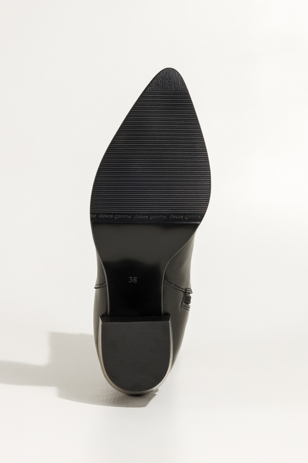 Czarne kozaki skórzane damskie kowbojki na szerokim ściętym klocku stalowa ozdoba PRODUKT POLSKI Casu 29844