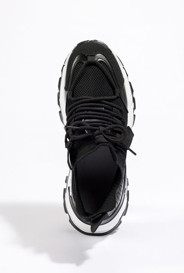 Czarne sneakersy damskie na bieżnikowanej platformie sznurowane Casu PC165