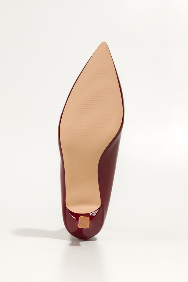 Bordowe czółenka damskie szpilki lakierowane obcas kieliszek Carla T08