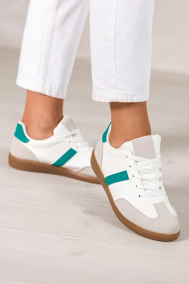 Białe sneakersy damskie buty sportowe na elastycznej płaskiej podeszwie sznurowane zielone wstawki Casu H2460-5
