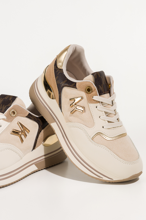 Beżowe sneakersy damskie buty sportowe na żłobionej platformie sznurowane złota ozdoba Casu DD770