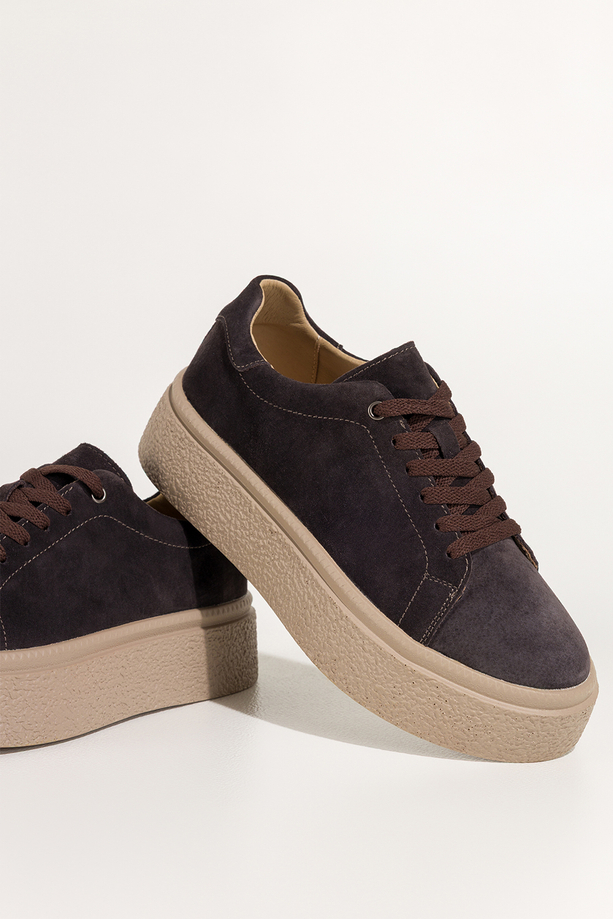 Brązowe sneakersy skórzane damskie creepersy na platformie sznurowane Carla 7593