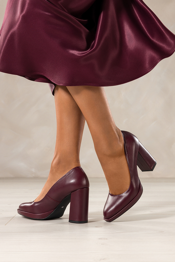 Bordowe czółenka skórzane damskie na słupku PRODUKT POLSKI Casu 7253-771