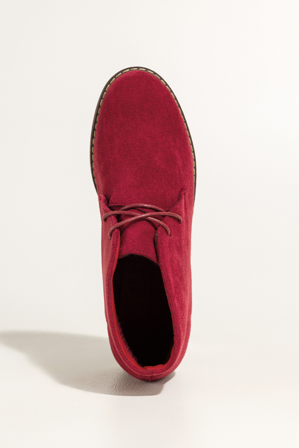 Czerwone botki damskie na płaskiej podeszwie z przeszyciami sznurowane Casu 8997-5