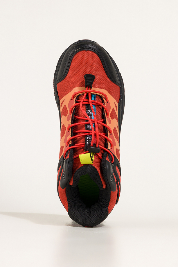 Czerwone buty sportowe trekkingowe damskie wodoodporne na bieżnikowanej podeszwie z regulowaną elastyczną sznurówką pomarańczowe wstawki Casu 7493-6D