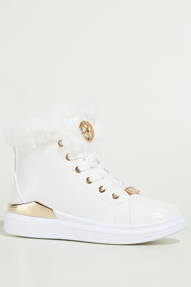 Białe botki damskie lakierowane platforma ze złotym akcentem złota ozdoba na języku sznurowane Casu 6992-86