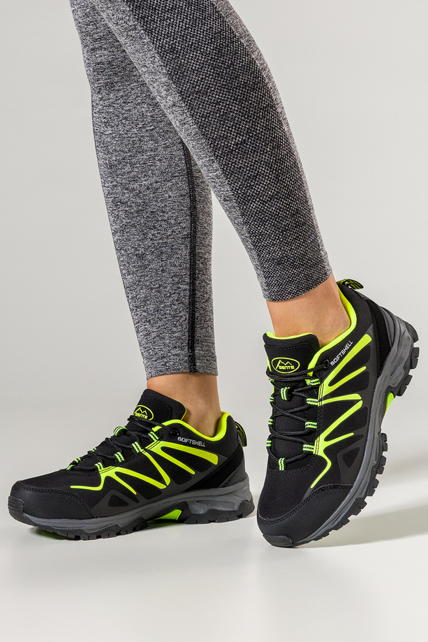 Czarne buty trekkingowe damskie z seledynowymi dodatkami sznurowane softshell Casu B2111-2