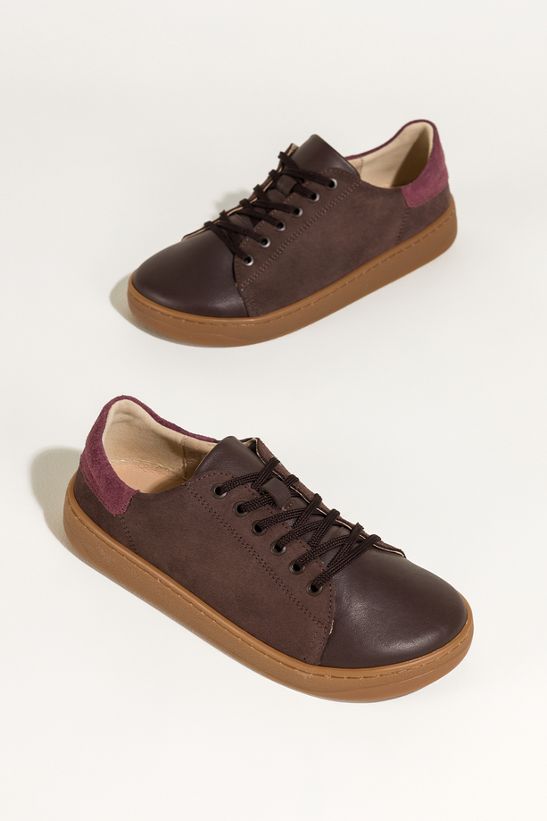 Czekoladowe półbuty barefoot skórzane damskie szerokie na elastycznej platformie bordowe wstawki sznurowane PRODUKT POLSKI Casu M8879H7