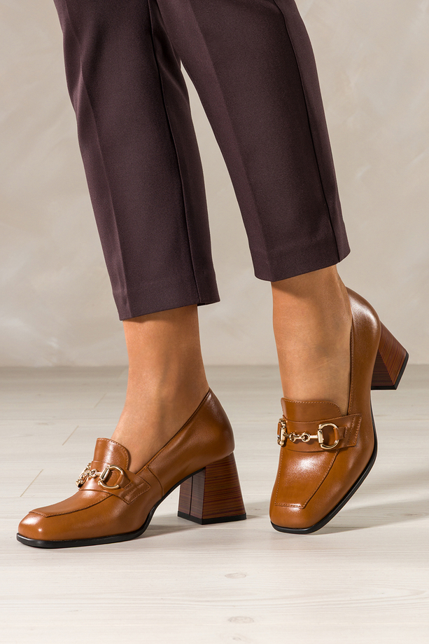 Camelowe mokasyny skórzane damskie na ozdobnym klocku złota sprzączka PRODUKT POLSKI Casu 7317-819