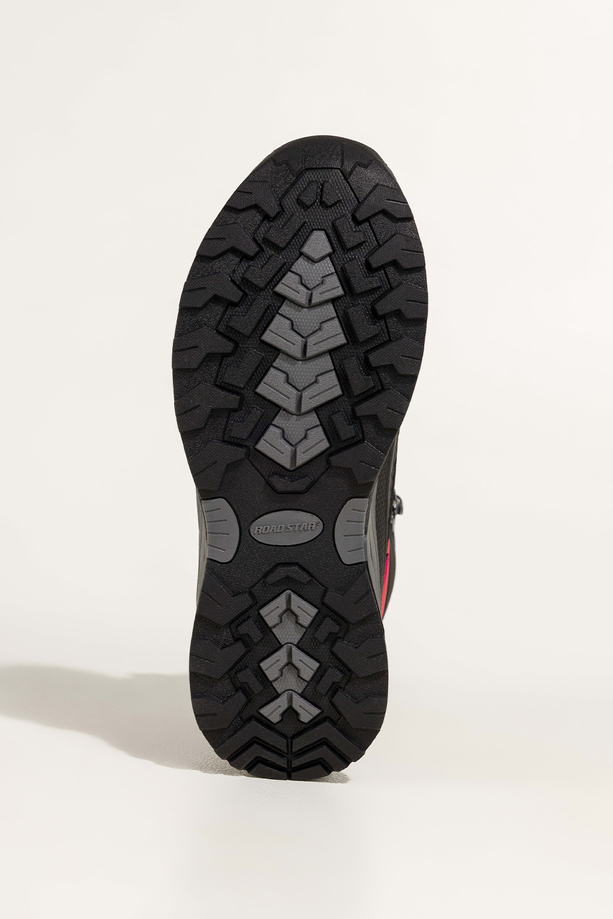 Czarne buty sportowe trekkingowe damskie wodoodporne na bieżnikowanej podeszwie sznurowane czerwone wstawki Casu 7688-6D