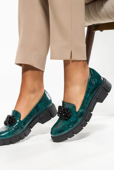 Zielone mokasyny skórzane damskie lakierowane z kryształkami PRODUKT POLSKI Casu 560-0