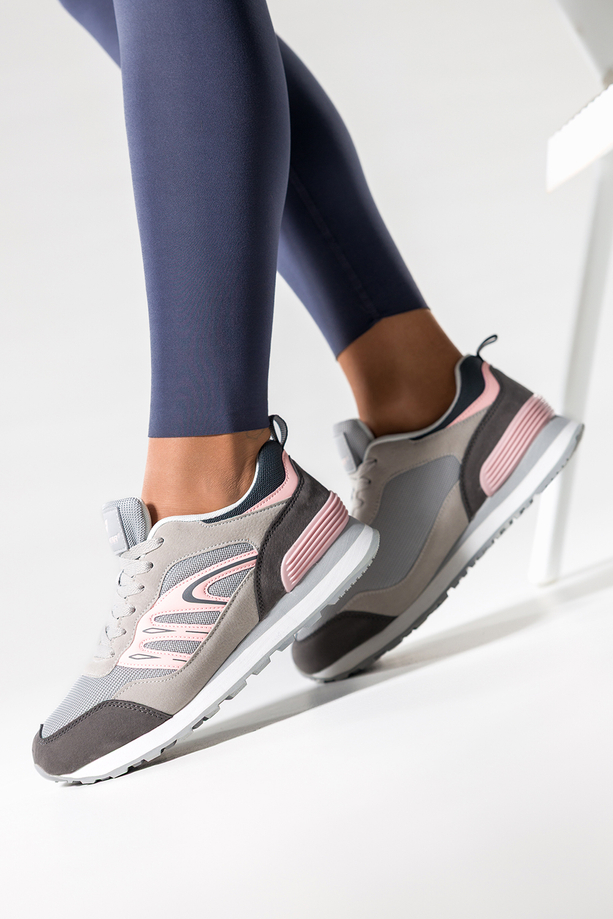 Szare sneakersy damskie buty sportowe na żłobionej podeszwie sznurowane różowe wstawki Casu 7398-0D