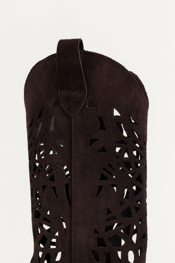 Czekoladowe kozaki skórzane damskie kowbojki ażurowe na ściętym klocku wycięta cholewka  PRODUKT POLSKI Casu 6679