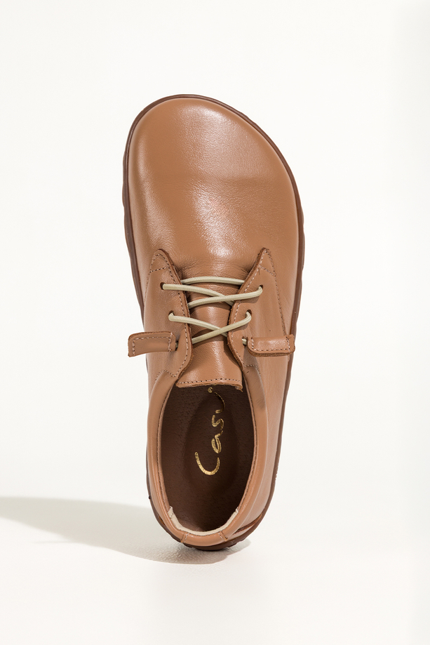 Camelowe buty barefoot skórzane damskie szerokie na elastycznej płaskiej podeszwie elastyczne jasnobeżowe sznurówki PRODUKT POLSKI Casu 89810