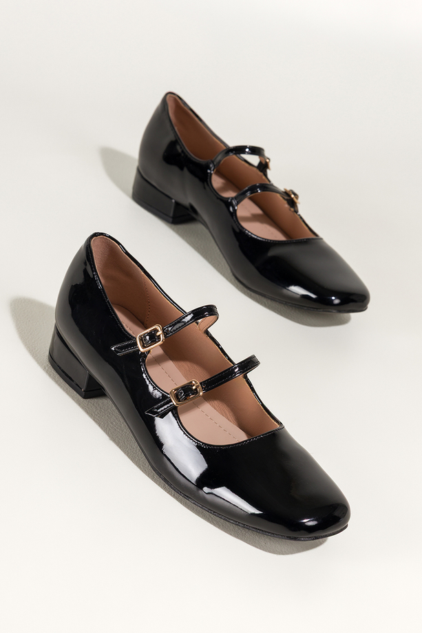 Czarne baleriny damskie lakierowane Mary Jane z paskami niski obcas klocek Carla ZR84K