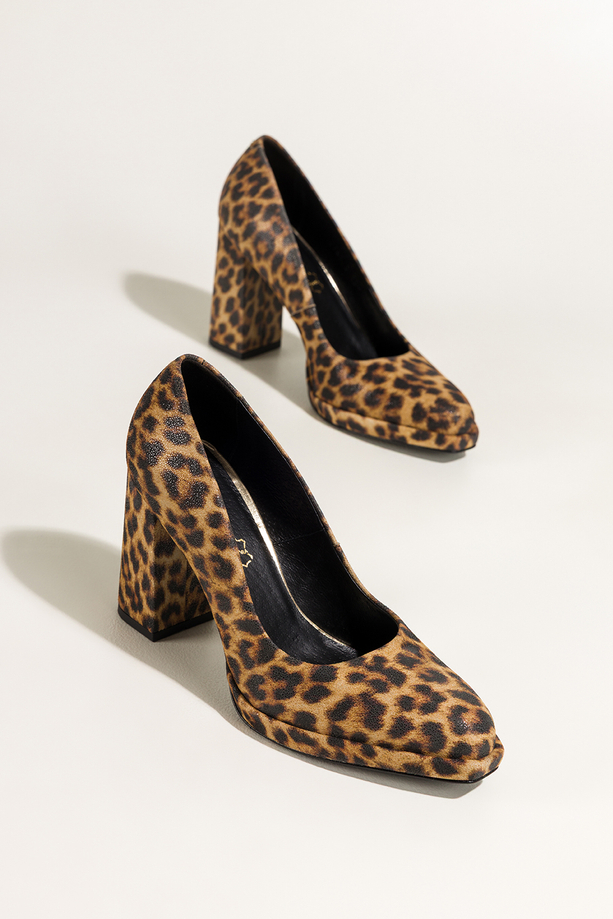 Beżowe czółenka skórzane damskie na słupku wzór panterki PRODUKT POLSKI Casu 7253-016